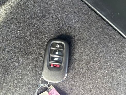 Used 2023 Honda HR-V LX image 43