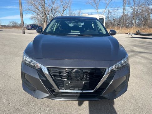 Used 2022 Nissan Sentra SV FWD image 2
