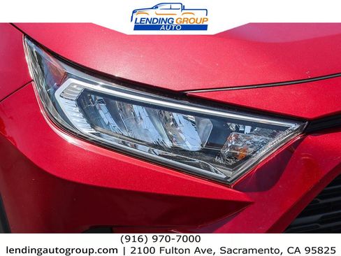 Used 2019 Toyota RAV4 XLE Premium image 7