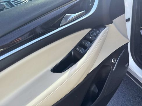 Used 2020 Buick Enclave Essence w/ Sound and Sites Package FWD image 14
