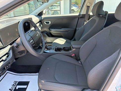 New 2026 Kia K4 FWD image 24