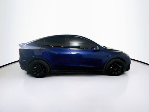 Used 2022 Tesla Model Y Long Range AWD/4WD image 10