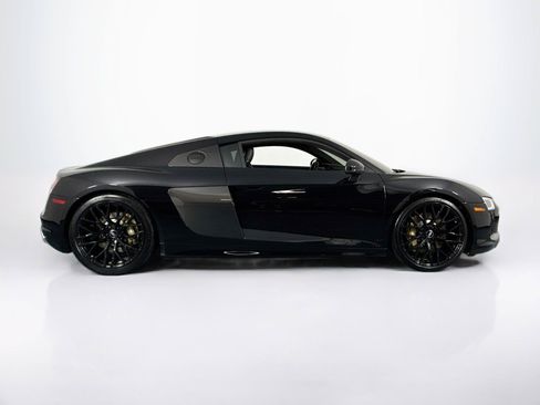 Used 2017 Audi R8 V10 AWD/4WD image 4