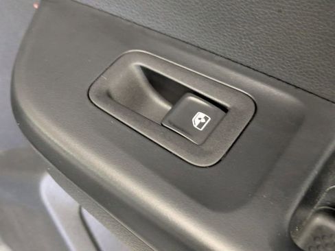 Used 2023 Volkswagen Taos S image 29