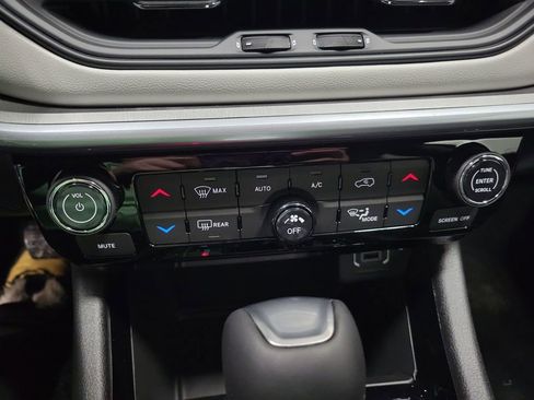 New 2026 Jeep Compass Limited image 13