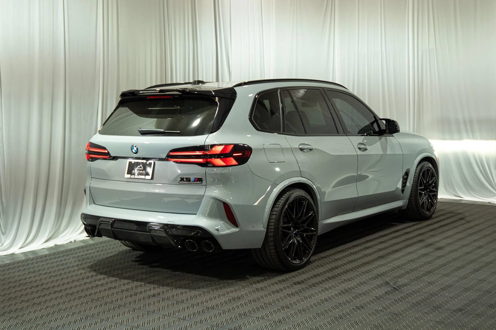 Used 2026 BMW X5 M Competition w/ Executive Package AWD/4WD image 3