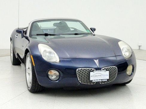 Used 2008 Pontiac Solstice Convertible w/ Premium Package image 2