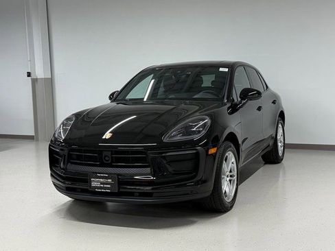 Certified 2023 Porsche Macan image 1