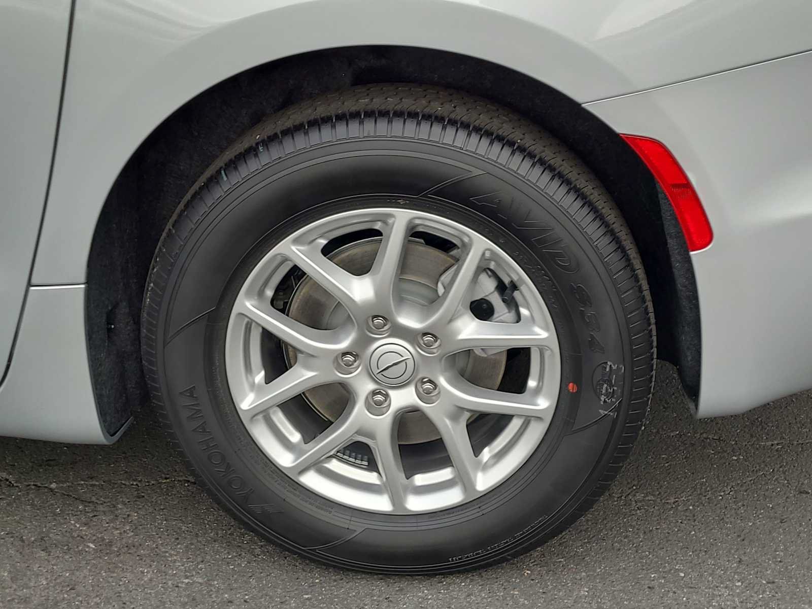 New 2026 Chrysler Pacifica Select FWD image 16
