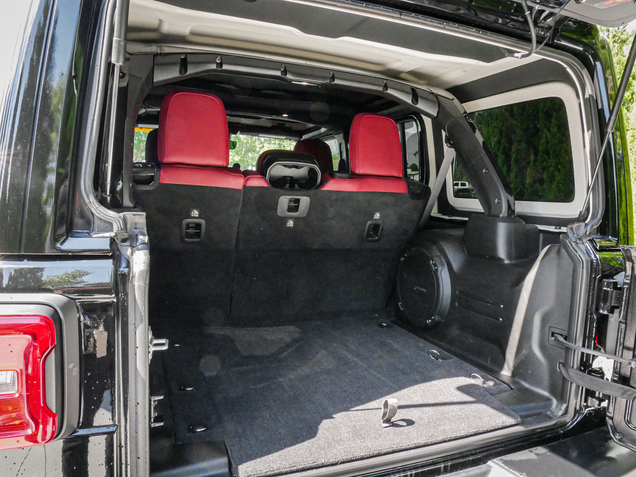 Used 2024 Jeep Wrangler Unlimited Rubicon 392 AWD/4WD image 31