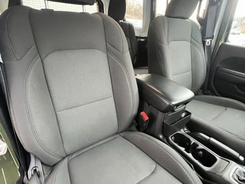 Used 2023 Jeep Wrangler Unlimited w/ Cold Weather Group image 20