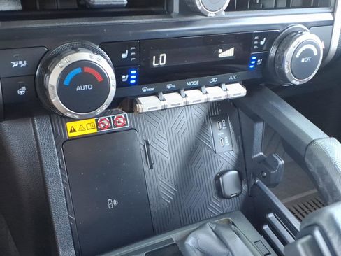 Used 2025 Toyota 4Runner TRD Off-Road Premium AWD/4WD image 24