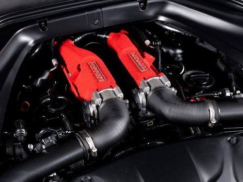 Used 2016 Ferrari California T image 15