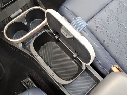 Used 2025 MINI Cooper 2-Door Hardtop image 23