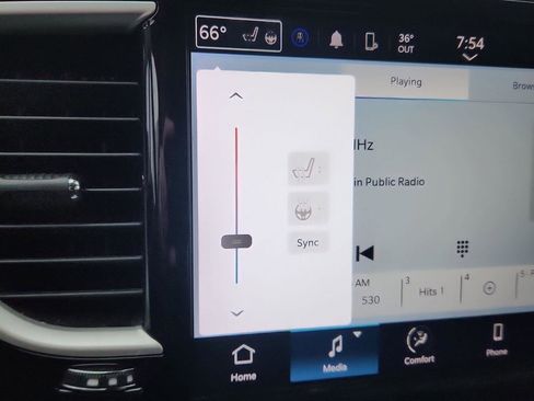 Used 2023 Chrysler Pacifica Touring-L image 19