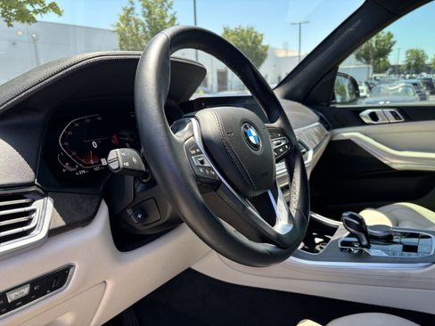 Used 2022 BMW X5 sDrive40i w/ Premium Package RWD image 16