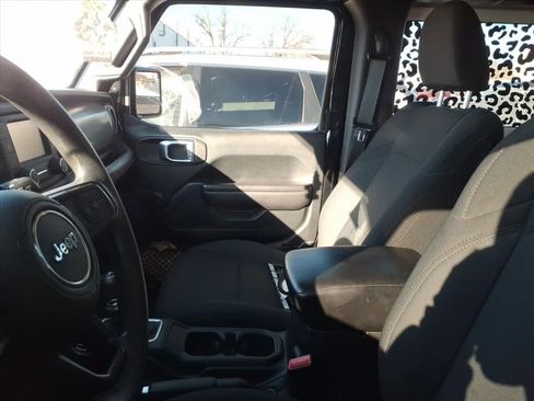 Used 2018 Jeep Wrangler Sport image 8