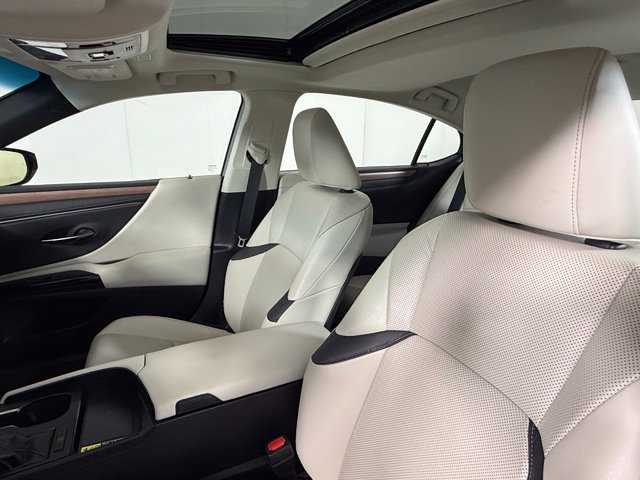Used 2025 Lexus ES 350 w/ Premium Package FWD image 18