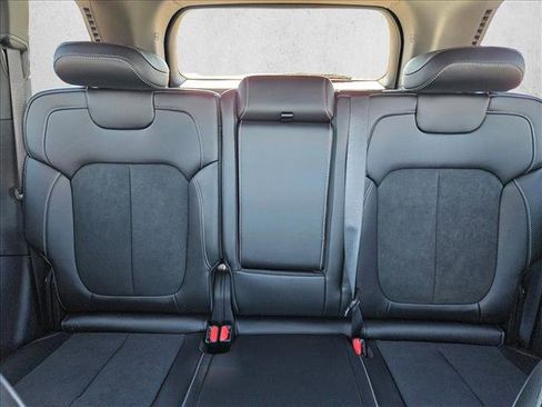 New 2025 Jeep Grand Cherokee Altitude image 15