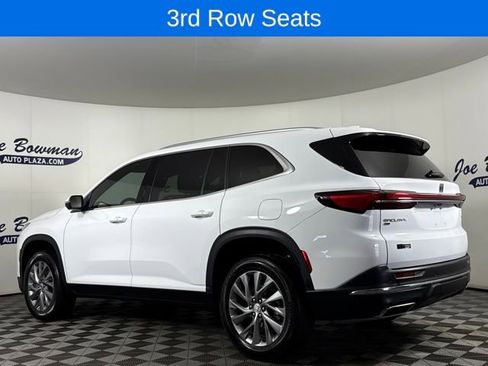 Used 2025 Buick Enclave Preferred image 8