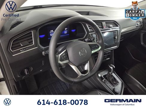 Certified 2024 Volkswagen Tiguan SE w/ Panoramic Sunroof Package AWD/4WD image 17