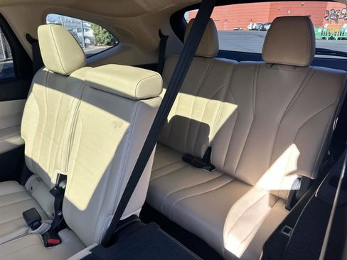 Certified 2025 Acura MDX FWD w/ Technology Package image 32