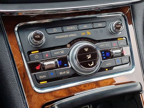 Used 2017 Lincoln Continental Select FWD image 15