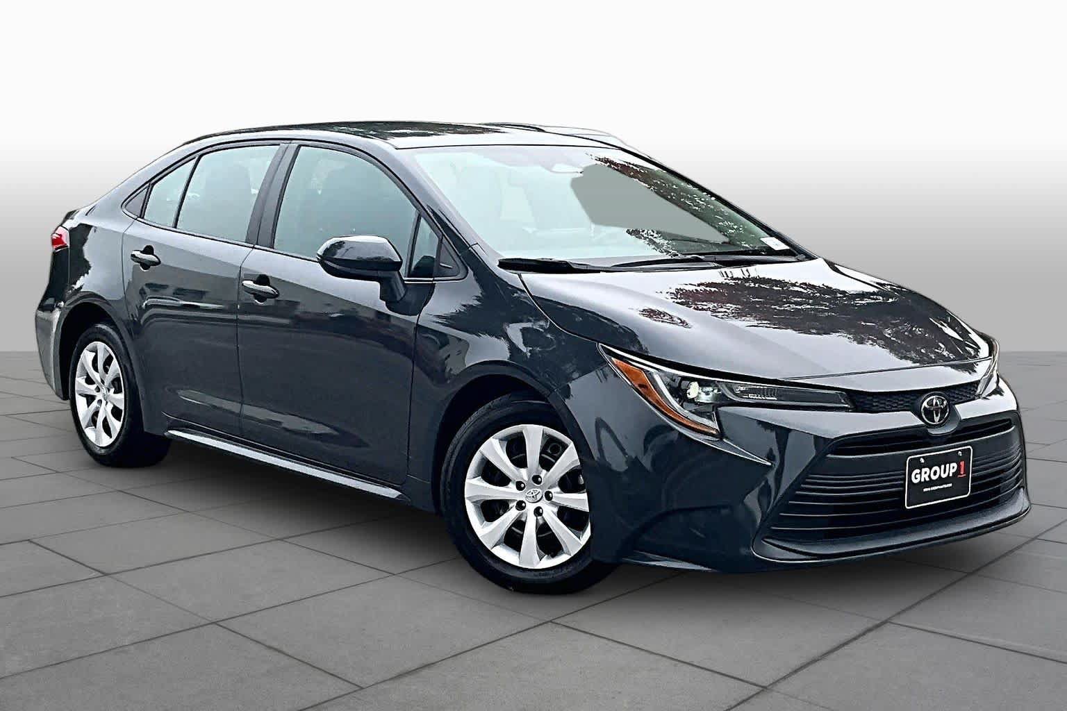 Used 2024 Toyota Corolla LE FWD image 3