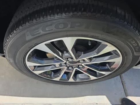 Used 2022 Jeep Grand Cherokee Overland AWD/4WD image 4
