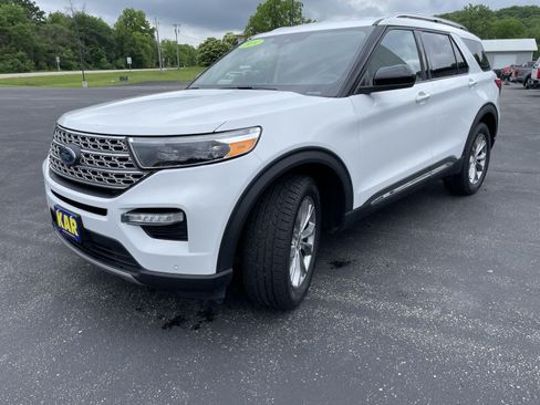 Used 2024 Ford Explorer Limited AWD/4WD image 5