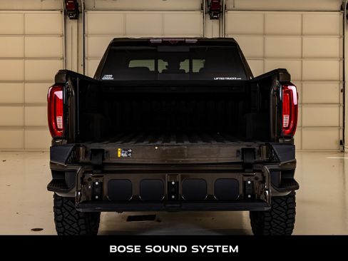 Used 2024 GMC Sierra 1500 AT4 w/ Technology Package AWD/4WD image 9