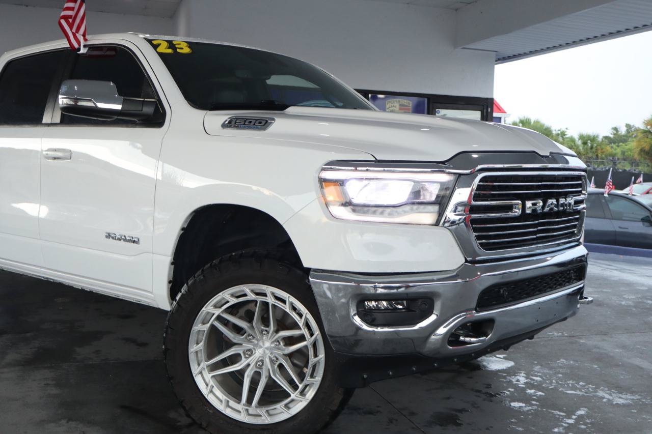 Used 2023 RAM 1500 Laramie AWD/4WD image 2