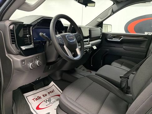 New 2026 GMC Sierra 1500 SLE w/ Preferred Package RWD image 12