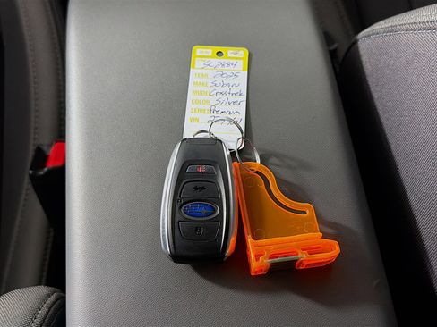 Used 2025 Subaru Crosstrek 2.0i Premium image 33