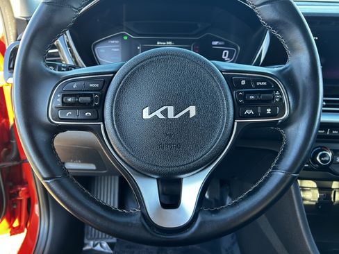 Certified 2022 Kia Niro Touring Special Edition image 22