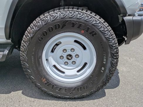 Certified 2026 Ford Bronco Heritage Edition AWD/4WD image 11
