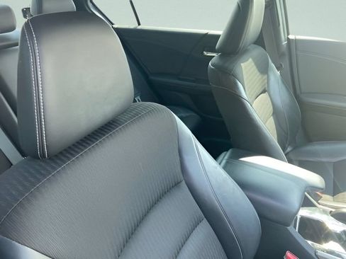 Used 2017 Honda Accord Sport image 8
