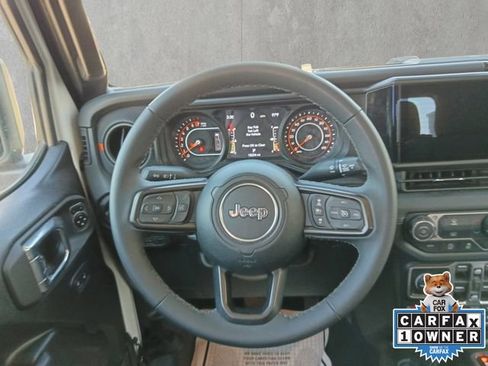 Used 2026 Jeep Gladiator Mojave AWD/4WD image 21