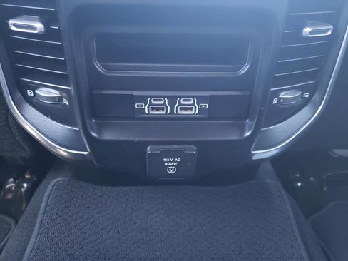 Used 2023 RAM 2500 Laramie AWD/4WD image 16