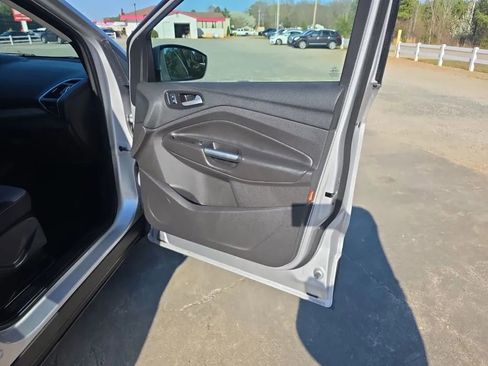 Used 2016 Ford Escape SE image 39