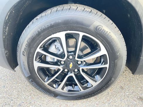 Used 2025 Chevrolet TrailBlazer LT image 28