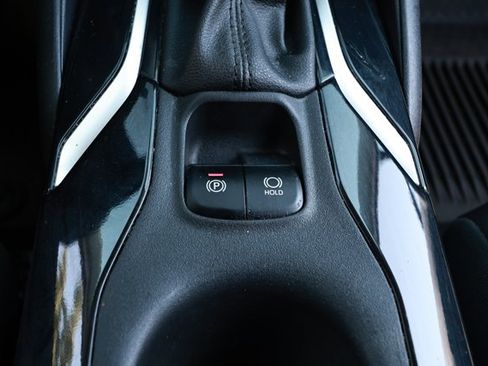 Used 2022 Toyota Corolla LE FWD image 19