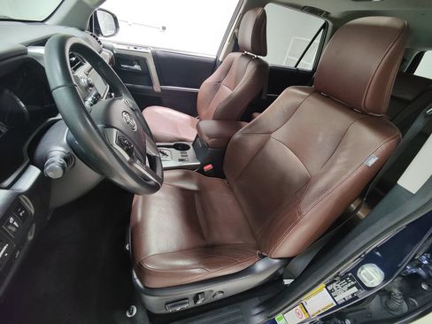 Used 2018 Toyota 4Runner Limited AWD/4WD image 27