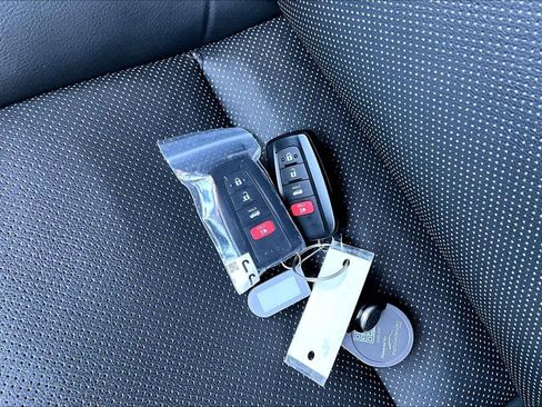 Used 2024 Toyota Camry XLE image 14