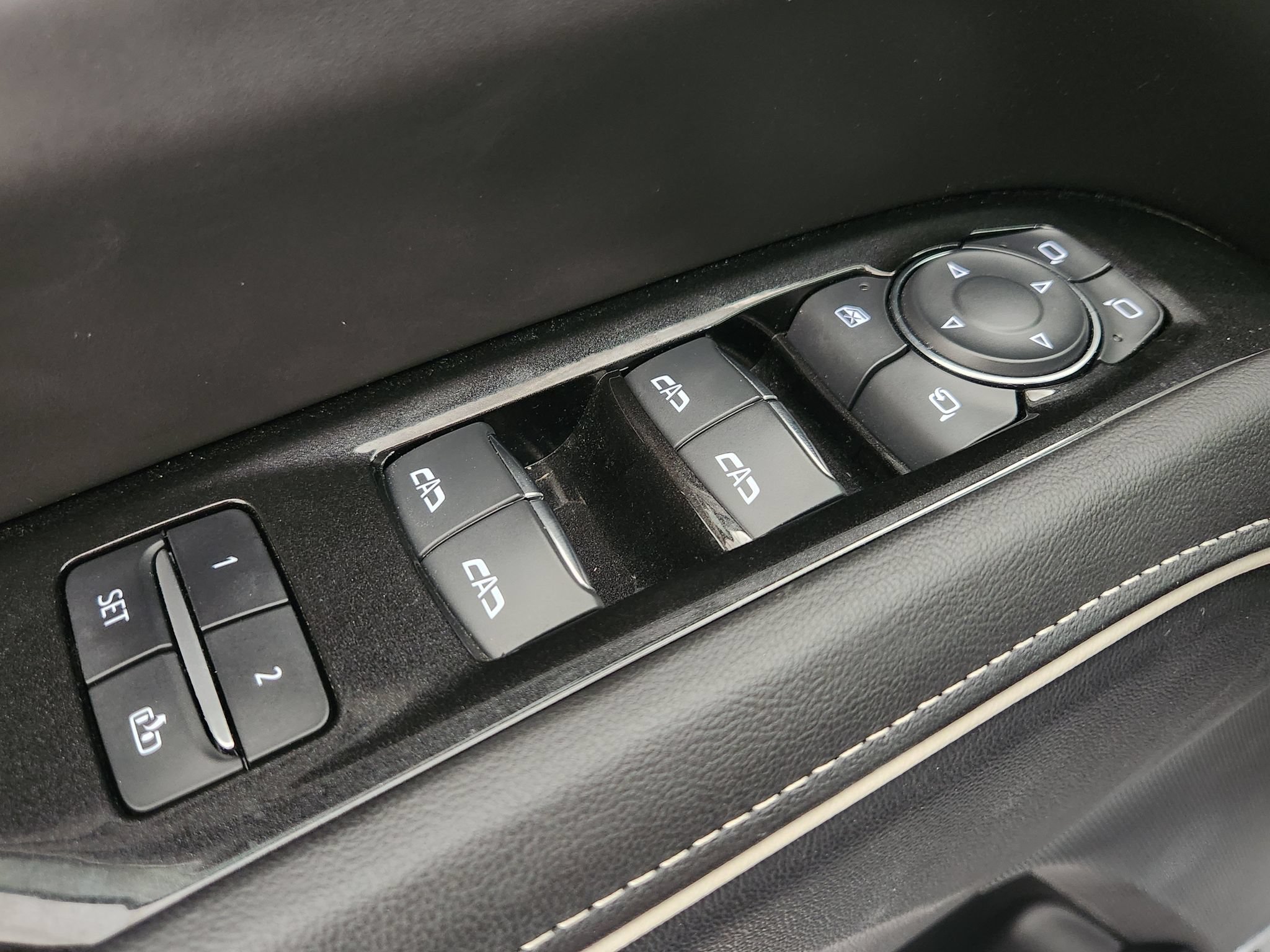 Used 2024 Cadillac Escalade V w/ LPO, ONYX Package AWD/4WD image 22