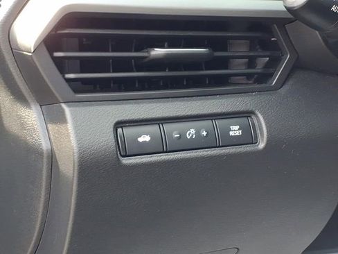 Used 2025 Nissan Altima 2.5 SV image 19