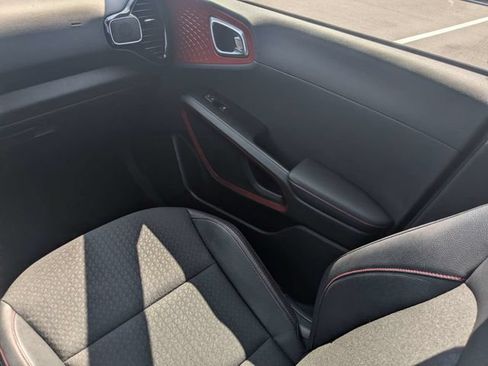 Used 2024 Kia Soul GT-Line w/ GT-Line Technology Package FWD image 17