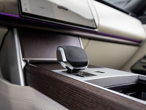 Used 2025 Land Rover Range Rover SE image 23