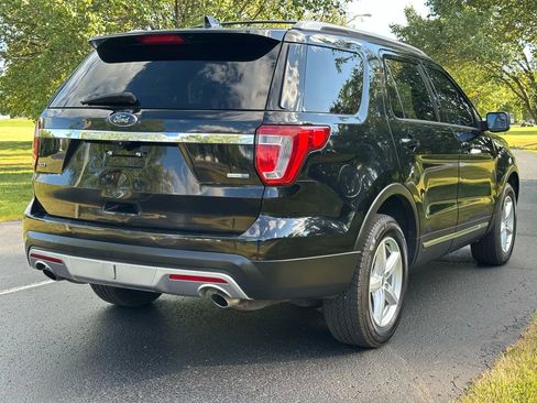 Used 2016 Ford Explorer XLT w/ Equipment Group 202A image 6
