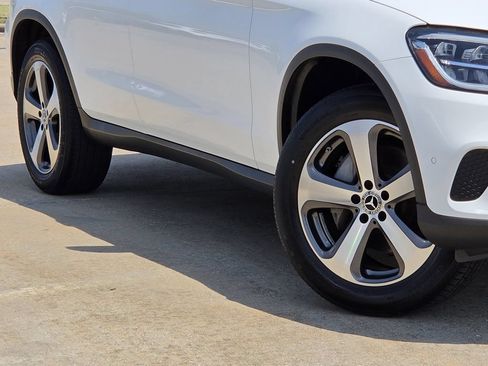 Used 2022 Mercedes-Benz GLC 300 w/ Premium Package Lite image 11